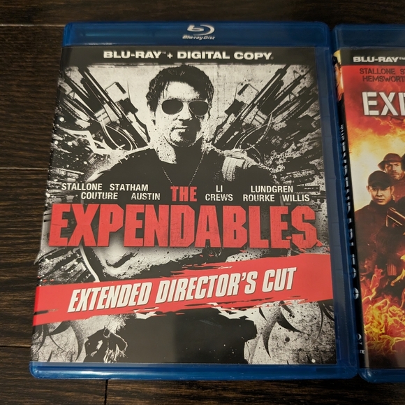 LIKE NEW Expendables 1 & 2 Blu-ray movies - Picture 3 of 11